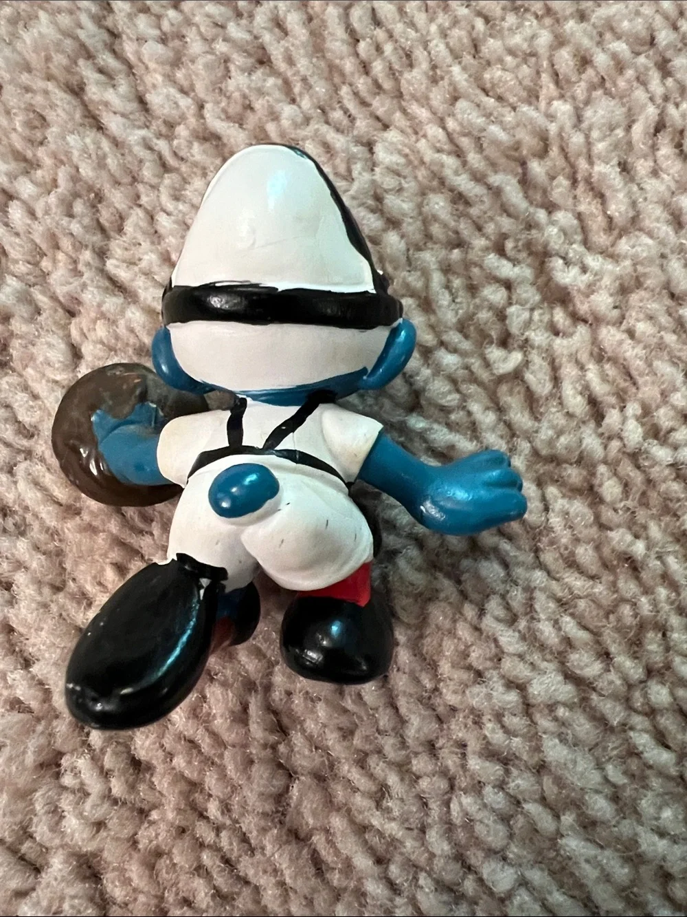 Vintage Smurf baseball catcher pvc figurine